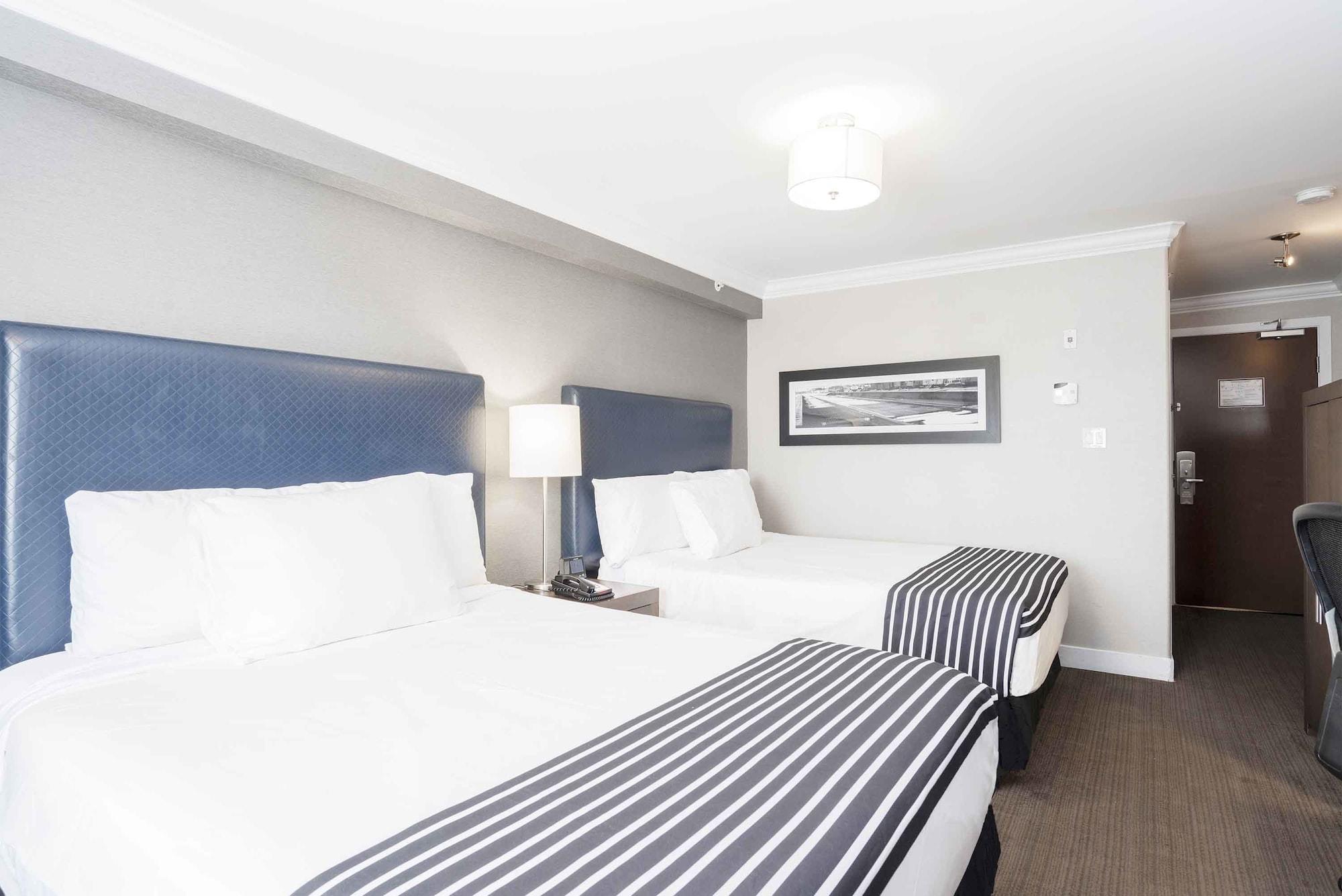 Sandman Signature Prince George Hotel Bagian luar foto