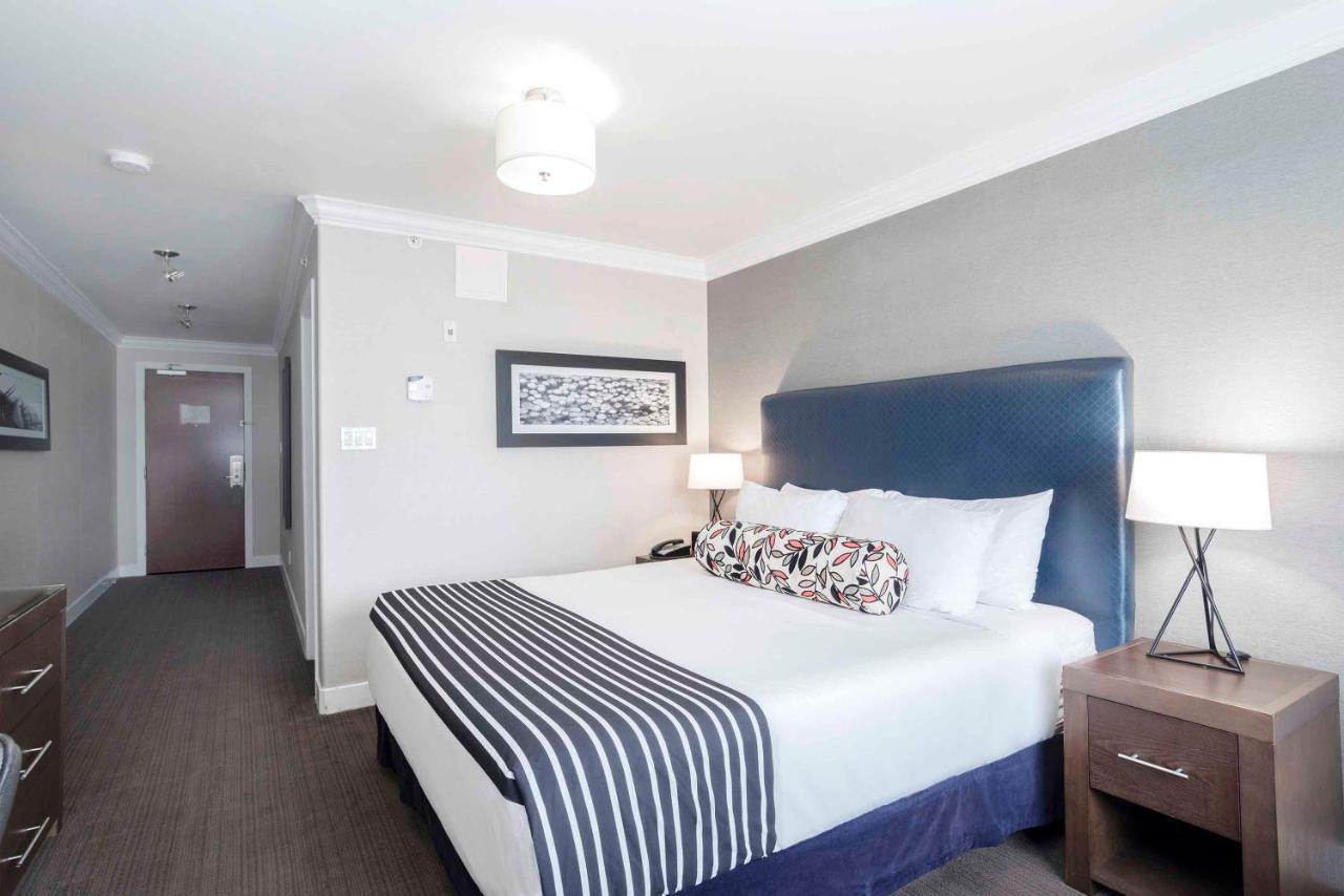 Sandman Signature Prince George Hotel Bagian luar foto