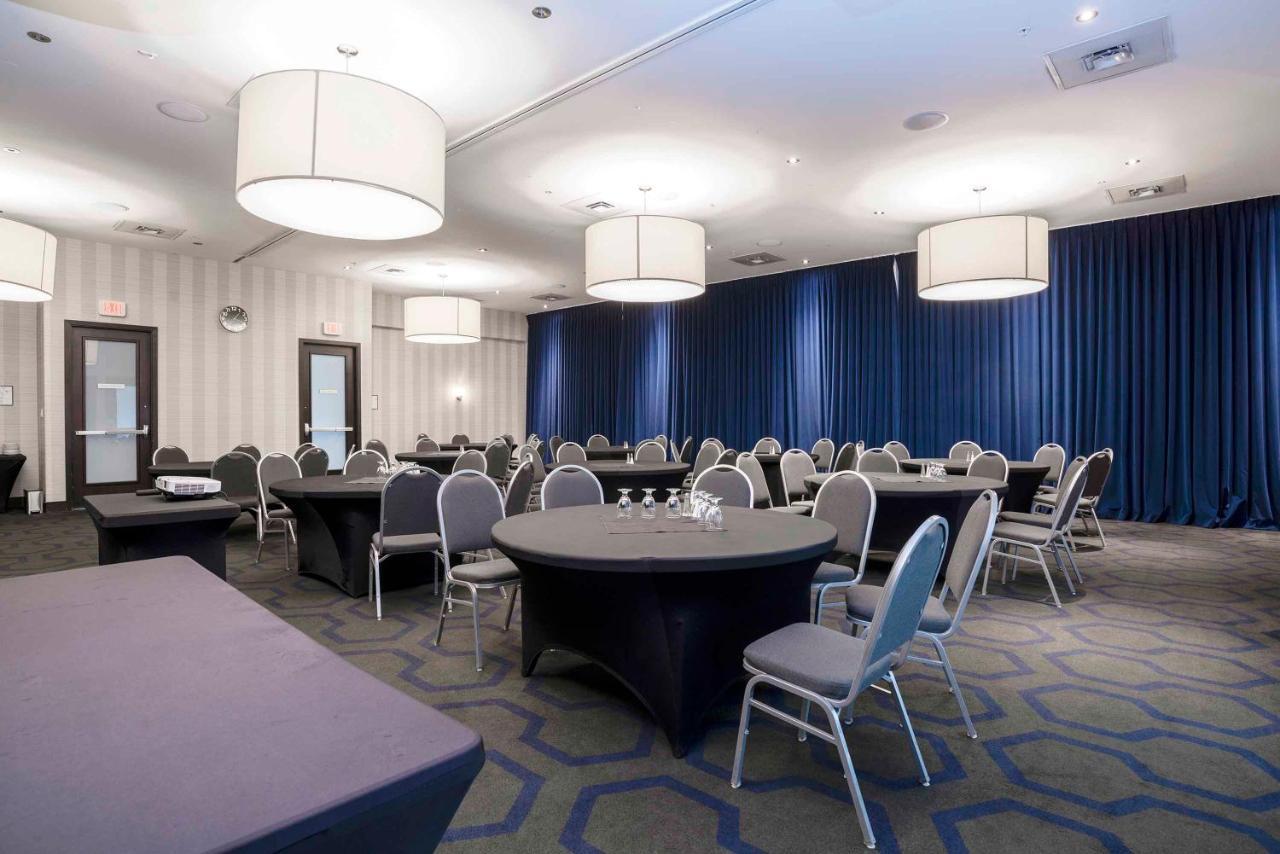Sandman Signature Prince George Hotel Bagian luar foto
