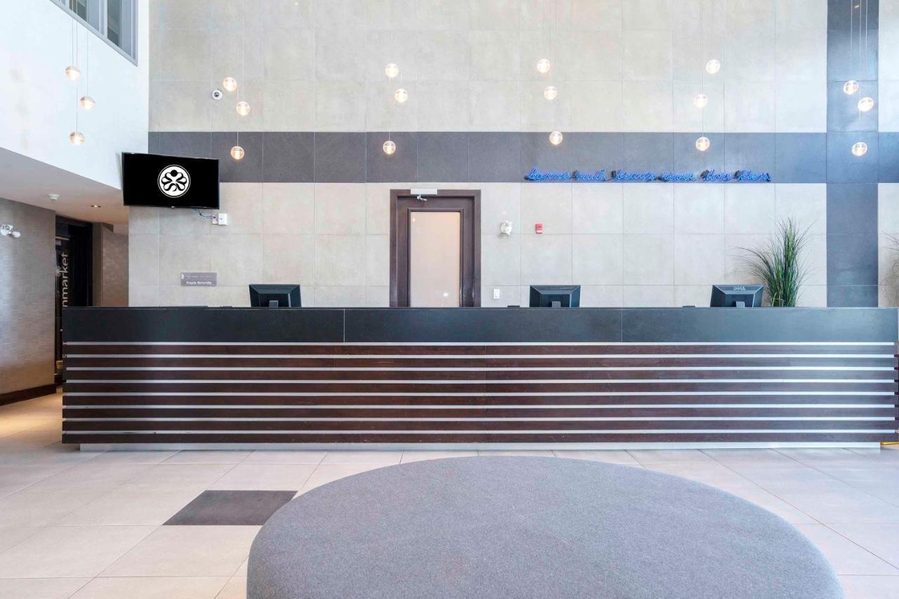 Sandman Signature Prince George Hotel Bagian luar foto