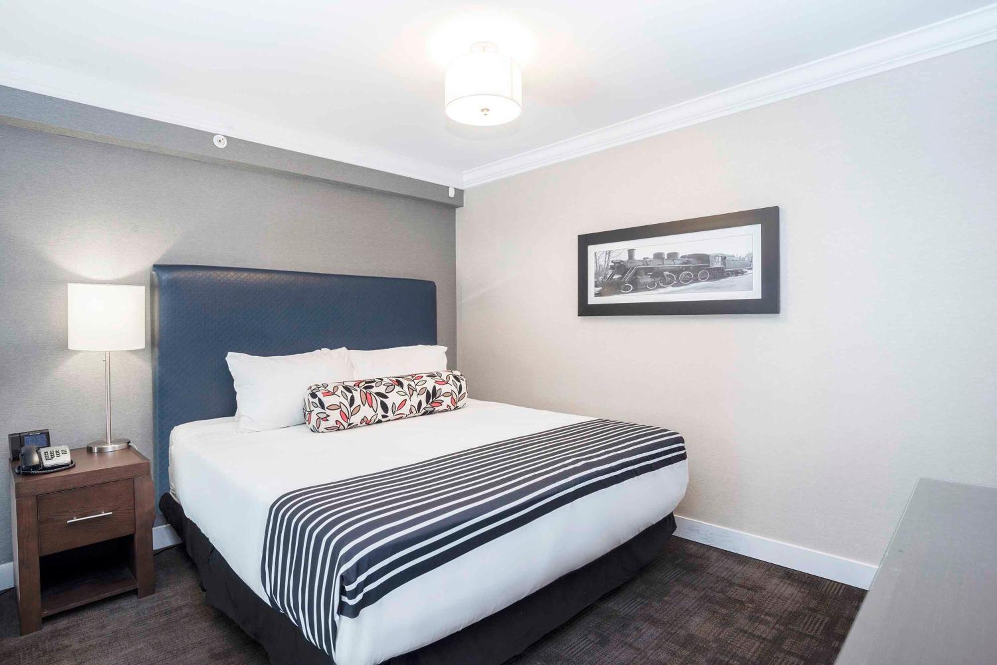 Sandman Signature Prince George Hotel Bagian luar foto