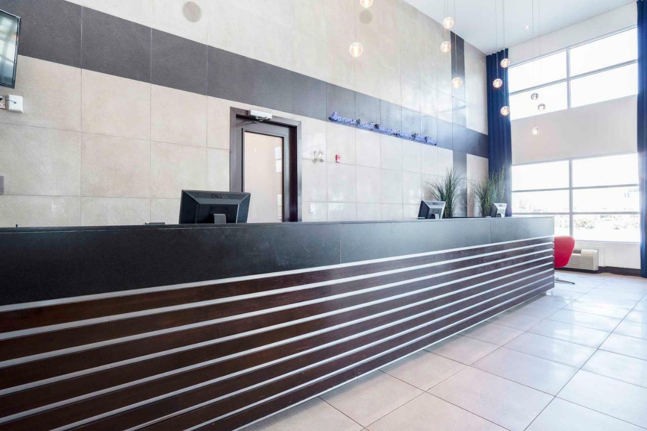 Sandman Signature Prince George Hotel Bagian luar foto