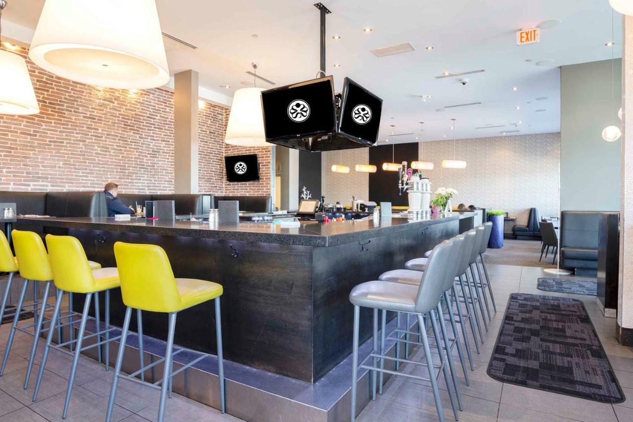 Sandman Signature Prince George Hotel Bagian luar foto