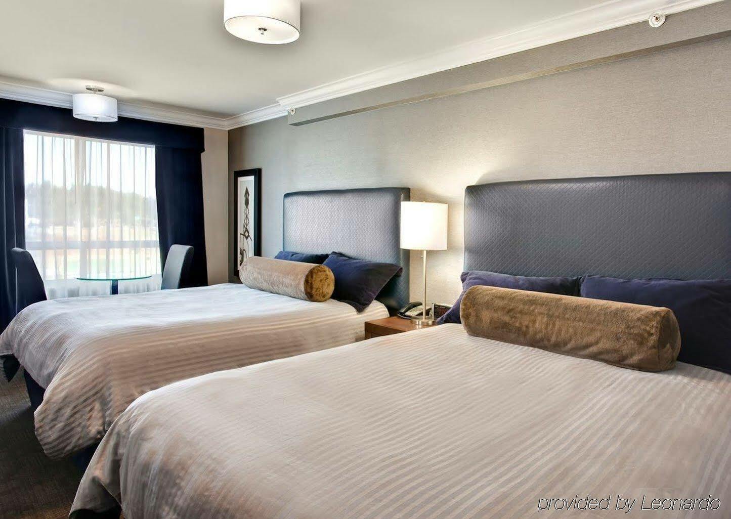 Sandman Signature Prince George Hotel Bagian luar foto