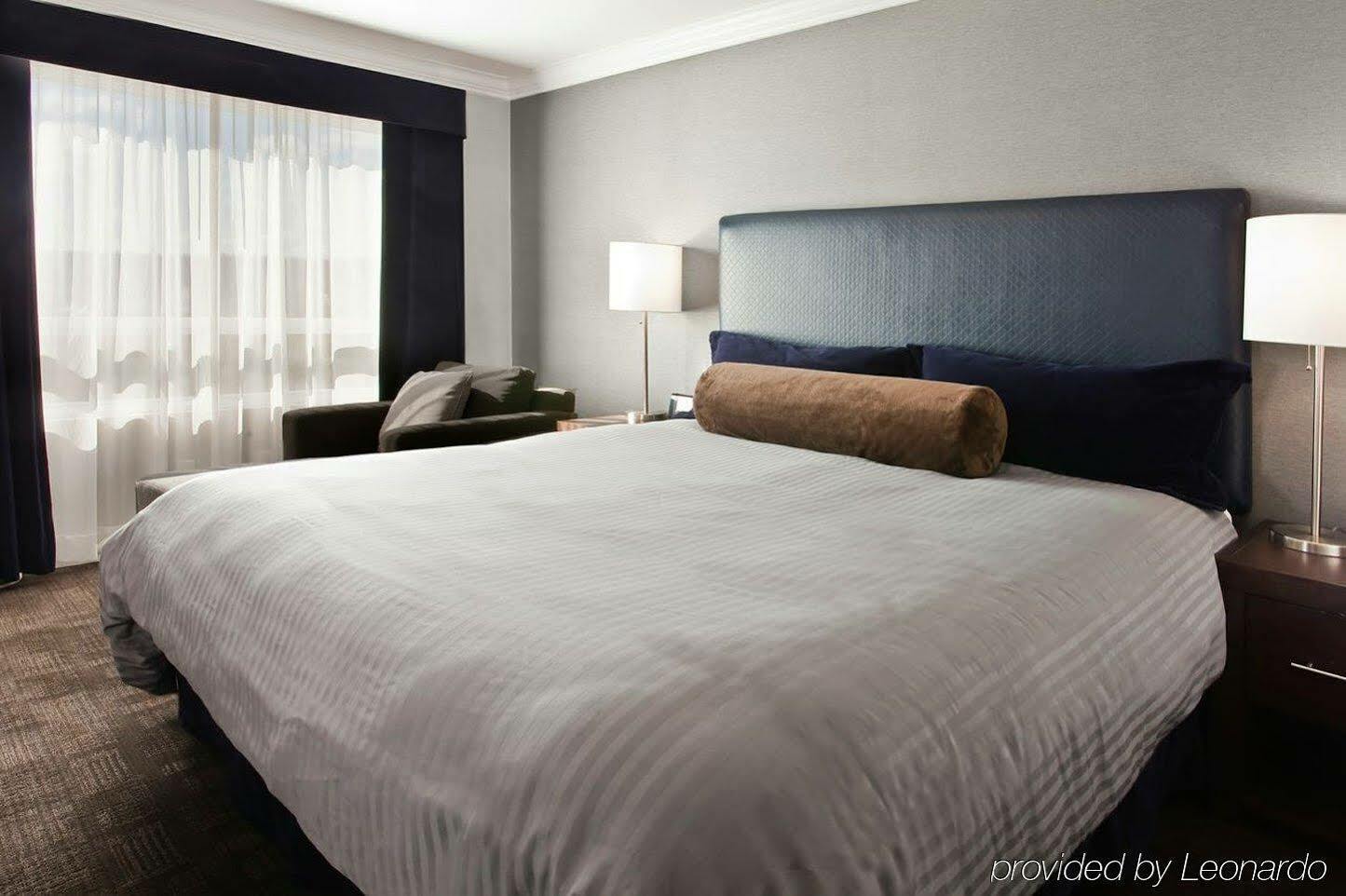 Sandman Signature Prince George Hotel Bagian luar foto